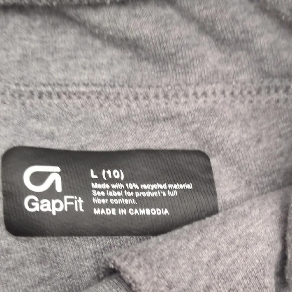 GAP heather gray